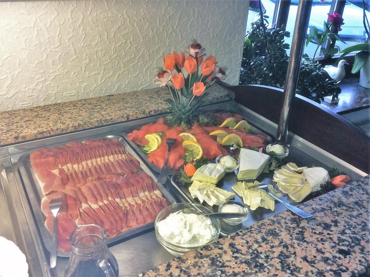 Hotel-Restaurant Cafe Caro カロリーネンジール エクステリア 写真
